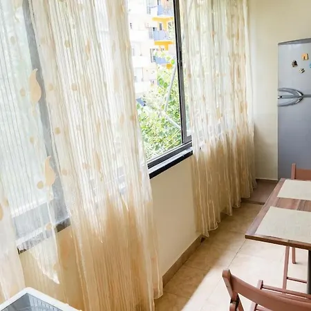 Cozy Near The Center Apartment